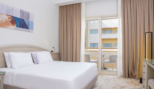 Deluxe Suite (Deluxe)