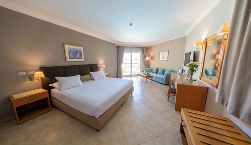 Deluxe Room, Pool View