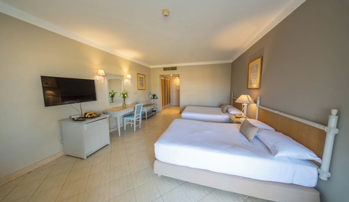 Standard Room, Partial Sea View