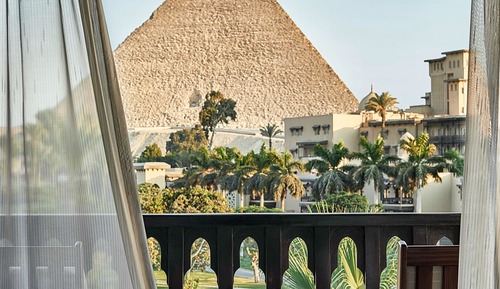 Premium Room, 1 King Bed (Premium Pyramid View)