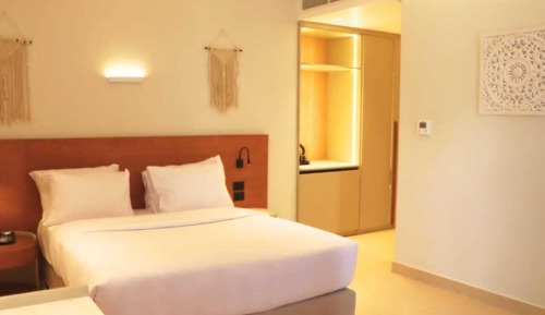 Deluxe Room, Pool View