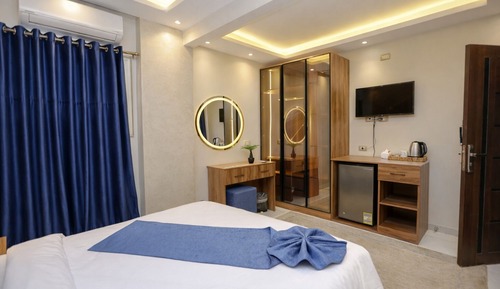 Deluxe Double Room, 1 Queen Bed, Balcony, Desert View