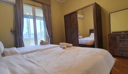 Apartment, 4 Bedrooms, Lake View