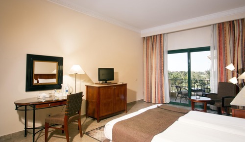 Standard Double Room, 1 King Bed, Private Bathroom, Garden View