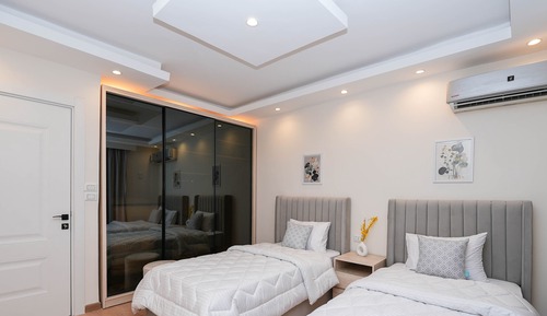 Studio, Balcony, City View