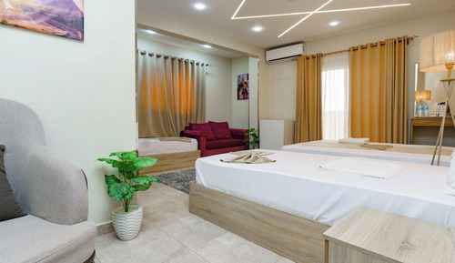 Suite with Balcony with Pyramids View