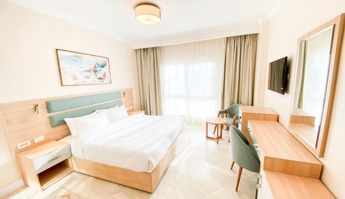 Family Suite, Pool View