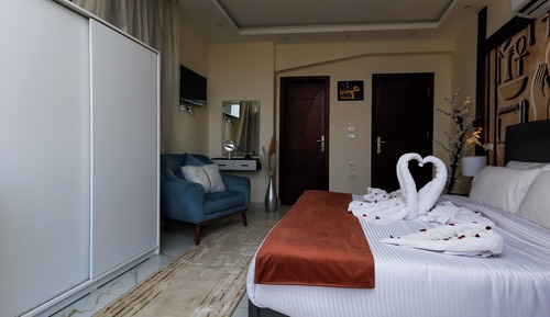 Deluxe Double Room, 1 King Bed, Mountain View