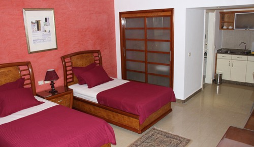 Deluxe Studio