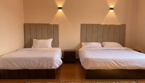 Royal Studio Suite, Multiple Beds, Smoking, Mountain View
