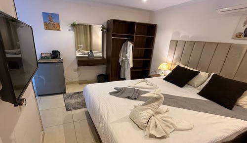 Superior Room, 1 Queen Bed, Smoking, Hill View
