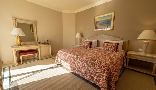 Junior Suite, 1 Queen Bed (Sea & Pool View)