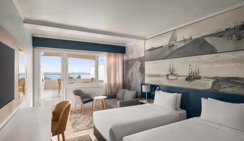 Junior Suite, 1 King Bed, Lake View