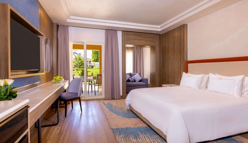 Deluxe Room King Bed
