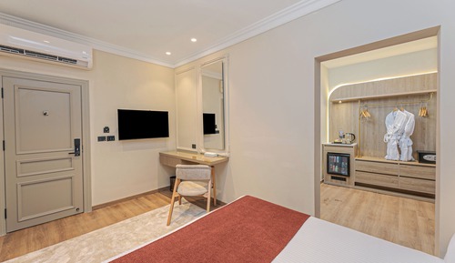 Standard Room, 1 Queen Bed