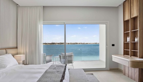 Deluxe Room, 1 King Bed