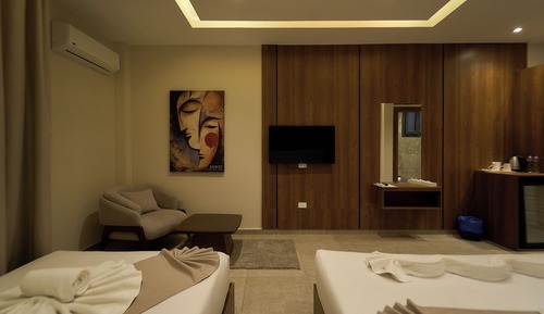 Deluxe Triple Room