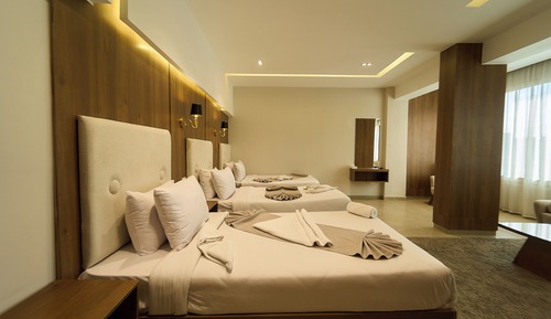 Panoramic Triple Room With Pyramids View
