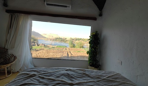 Deluxe Room, 1 King Bed, Private Bathroom, River View