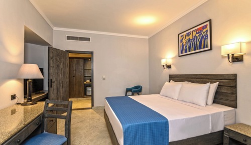 Premium Suite, Patio, Garden View