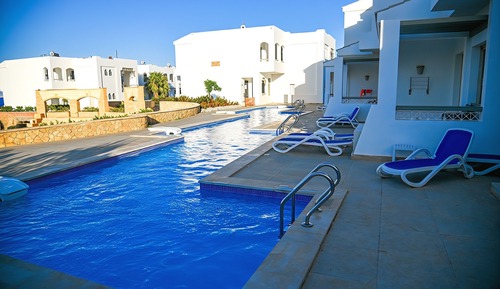 Double or Twin Room with Swimming Pool Access (Garden View)