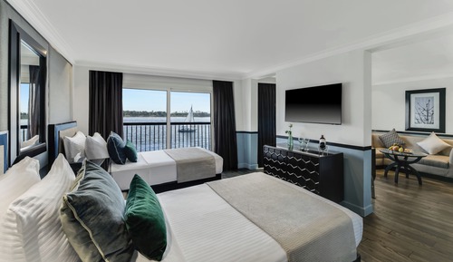 Deluxe Suite with 1 double bed, River side
