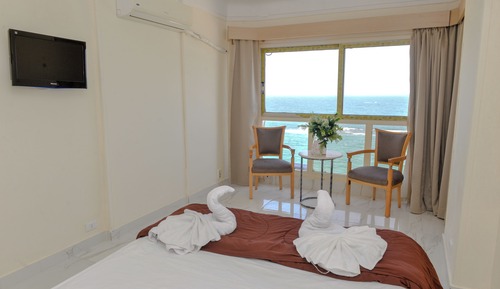Suite with Panoramic Sea View