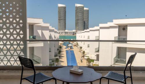 Deluxe Double Room with Side Sea View