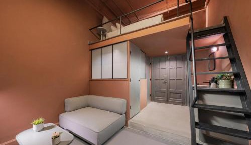 One-Bedroom Apartment with City View