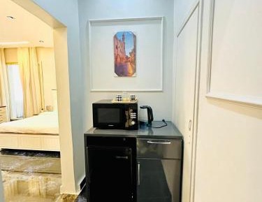 Deluxe Double Room with Side Sea View