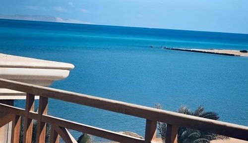 One-Bedroom Apartment with Sea View