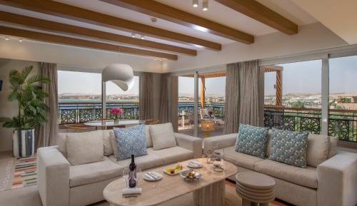 Presidential Suite (Adults Only)
