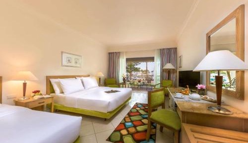 Classic Twin Room with Sea and Pool View