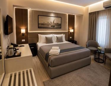 Queen Room with Balcony