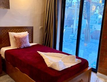 Suite with Mountain View