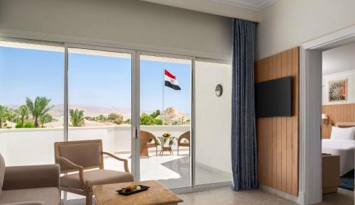 Classic King Room with Sea and Pool View