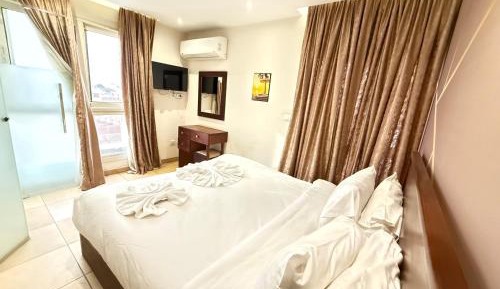 Queen Room with Balcony