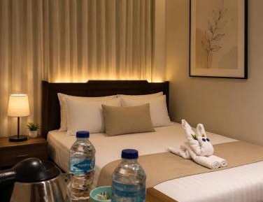 Deluxe Room (2 Adults + 1 Child)