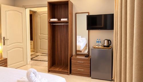Deluxe Room (1 adult + 2 children)