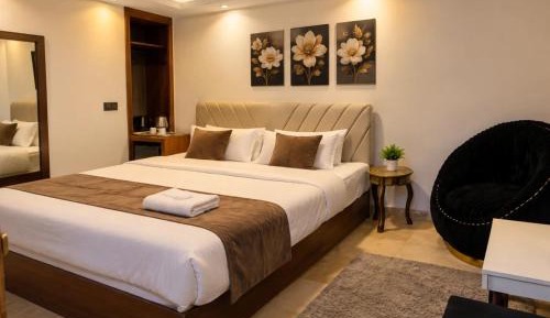 Single Room with Private Bathroom