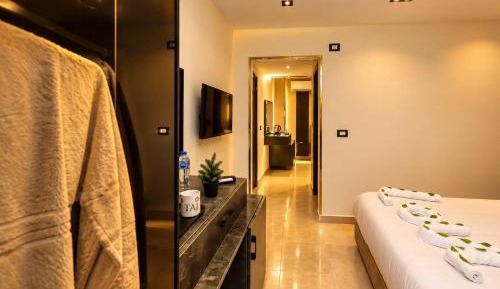 Junior Suite with Mountain View