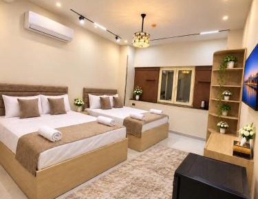 Deluxe Family Room