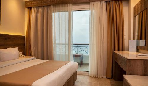 Double or Twin Room with Partial Sea View