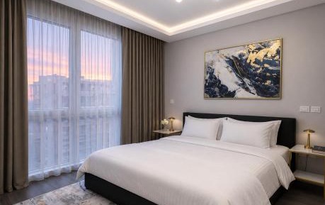 Three-Bedroom Apartment with Balcony