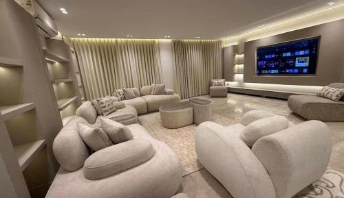Three-Bedroom Apartment with Lake View