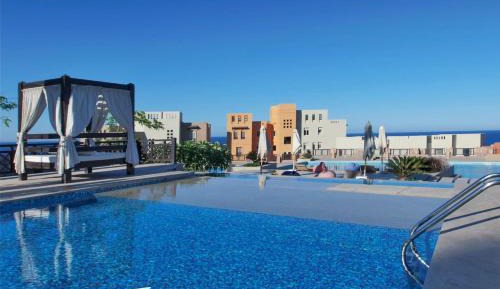 One-Bedroom Apartment with Terrace