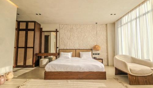 Suite with Mountain View