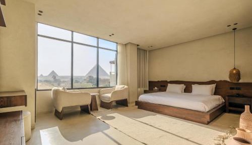 Suite with Mountain View