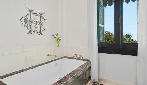 Palace Cataract Nile View Suite