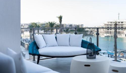 Four-Bedroom Luxury Apartment